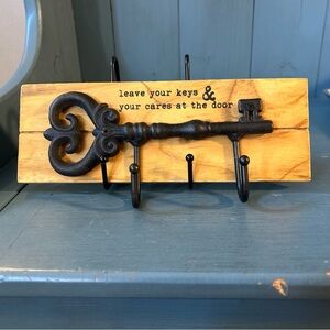 Wood/Metal Keyholder 10x3.5 Inches (New)